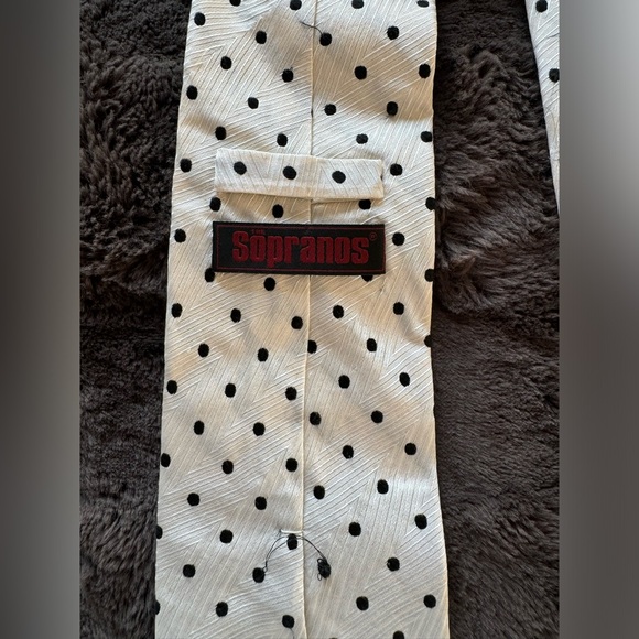 The sopranos tie - Picture 2 of 3